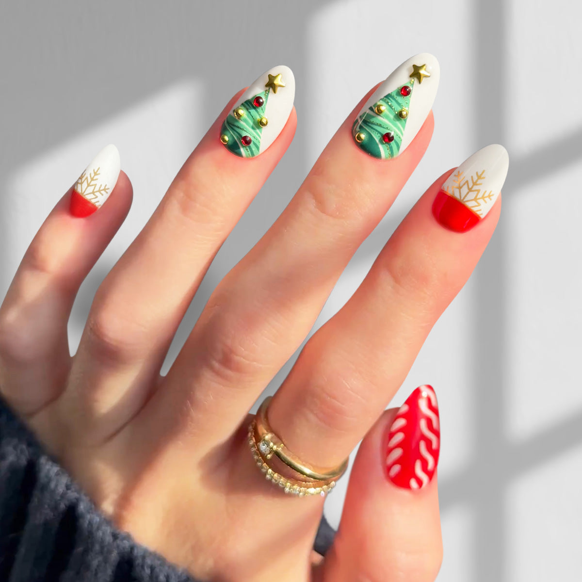 Xmas Cheer - Almond Sustainable Nails
